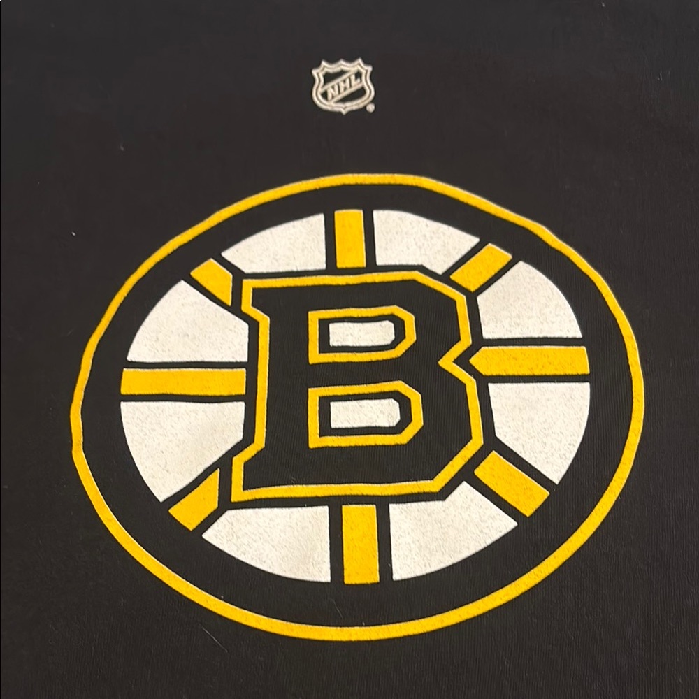 Boston Bruins Milan Lucic #17 kids Medium 10/12